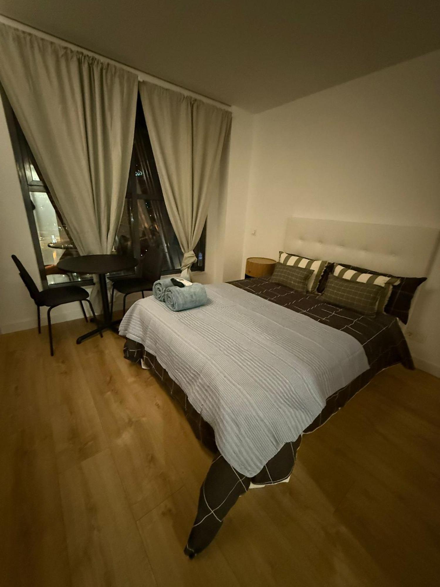 To Room Madrid Castellana Экстерьер фото